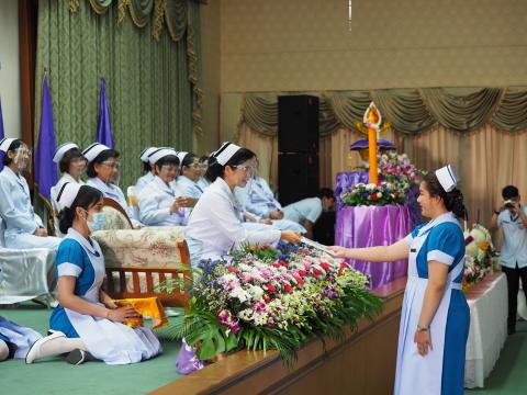 พิธีไหว้ครู มอบหมวก ประดับแถบหมวกและเข็มชั้นปี