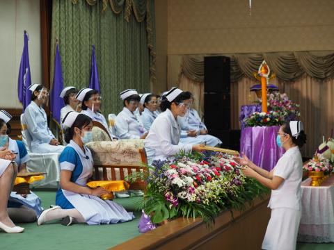 พิธีไหว้ครู มอบหมวก ประดับแถบหมวกและเข็มชั้นปี