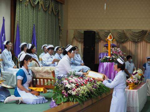 พิธีไหว้ครู มอบหมวก ประดับแถบหมวกและเข็มชั้นปี