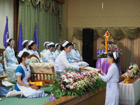 พิธีไหว้ครู มอบหมวก ประดับแถบหมวกและเข็มชั้นปี