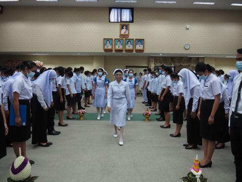 พิธีไหว้ครู มอบหมวก ประดับแถบหมวกและเข็มชั้นปี